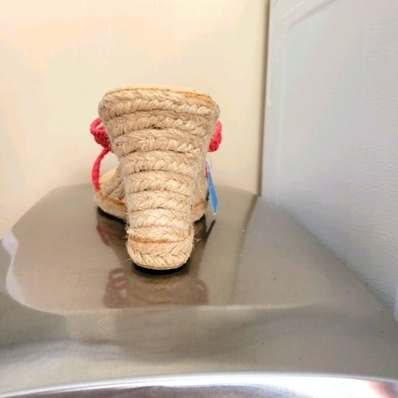 Shoes - Picture 3 of 6